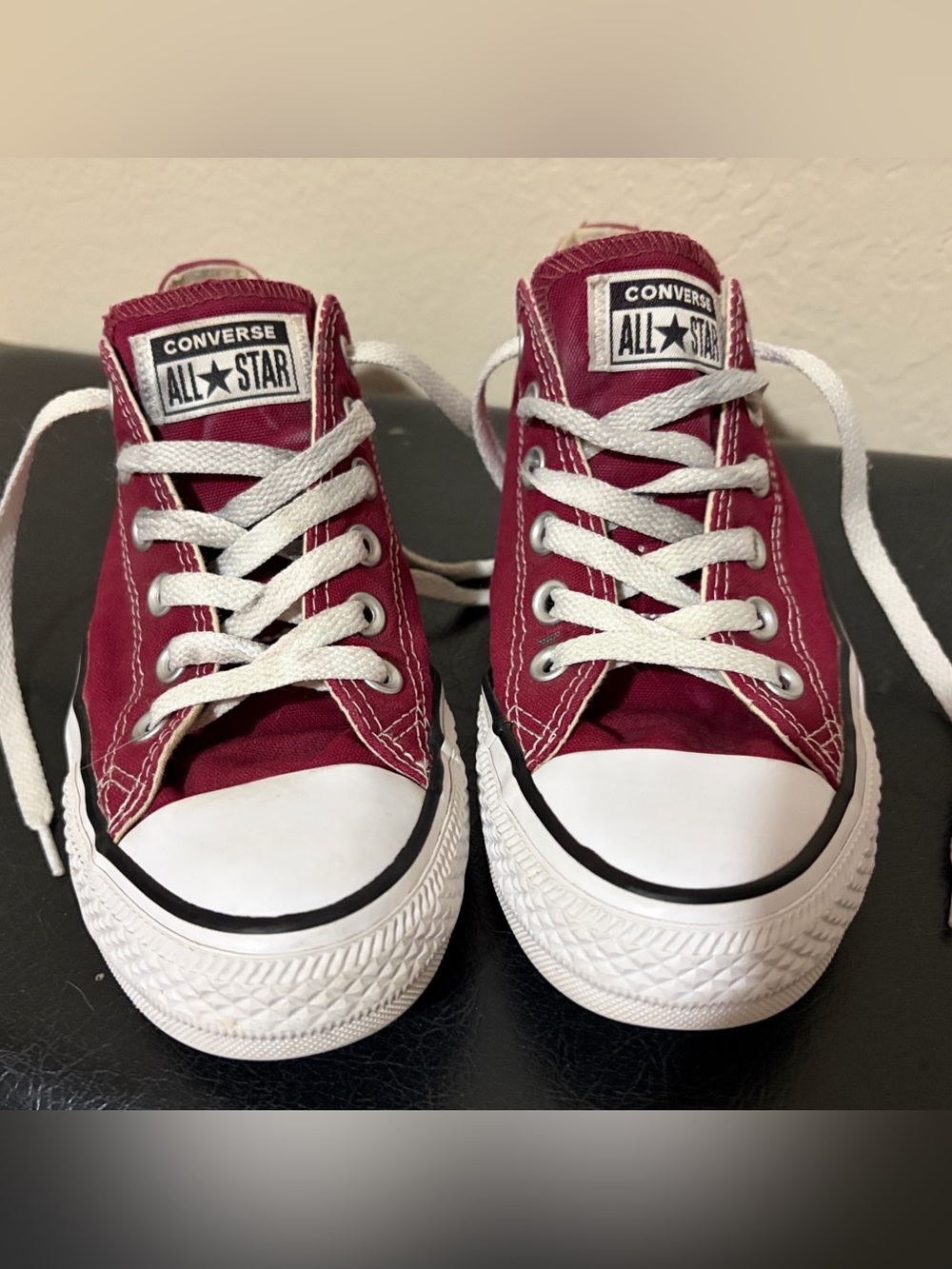Converse Low Top Burgundy Chuck Taylor’s